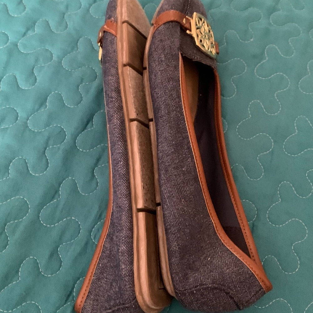 Christian Siriano Flats - Picture 6 of 12